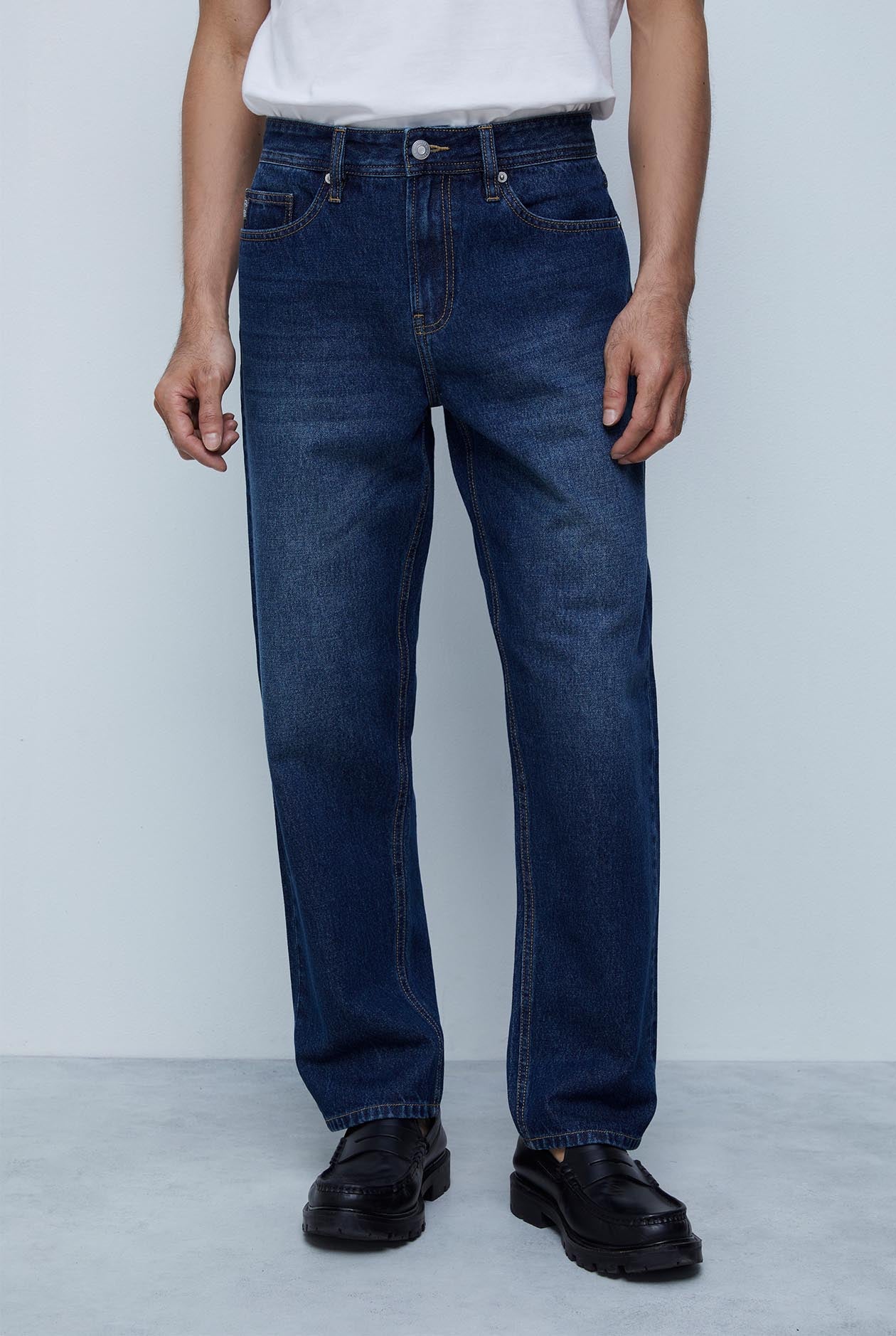 DARK BLUE WASH STRAIGHT FIT JEANS