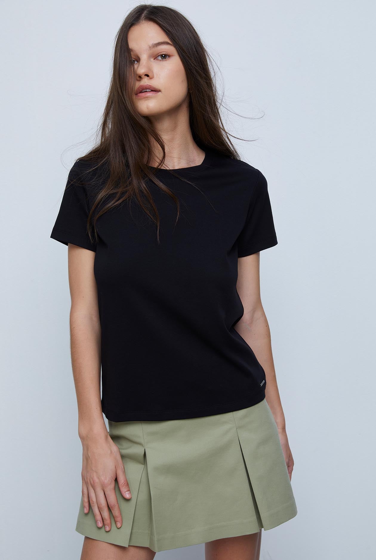 ROUND NECK TEE