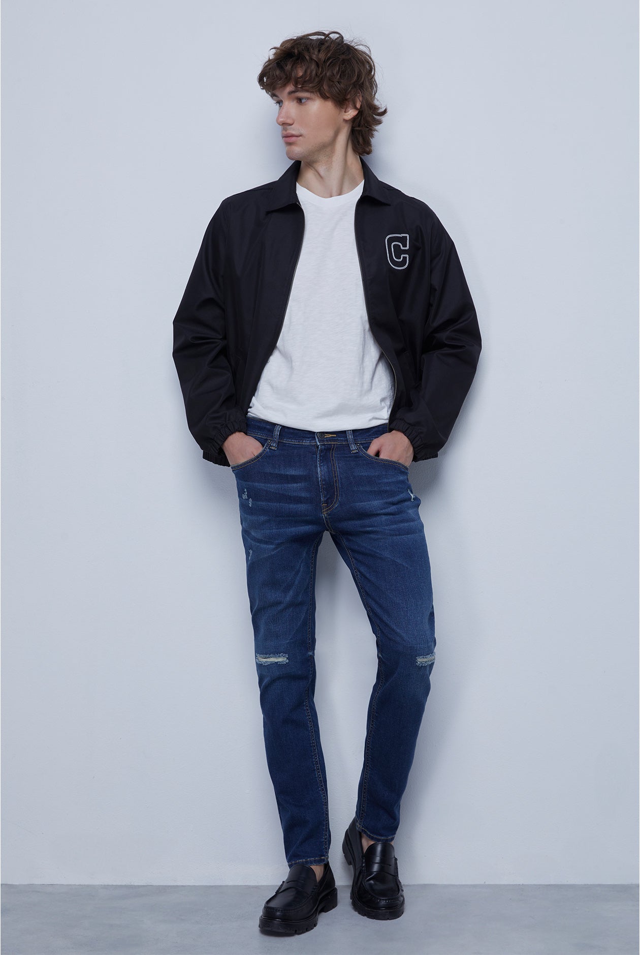 MEDIUM BLUE WASH DESTROYED SKINNY JEANS