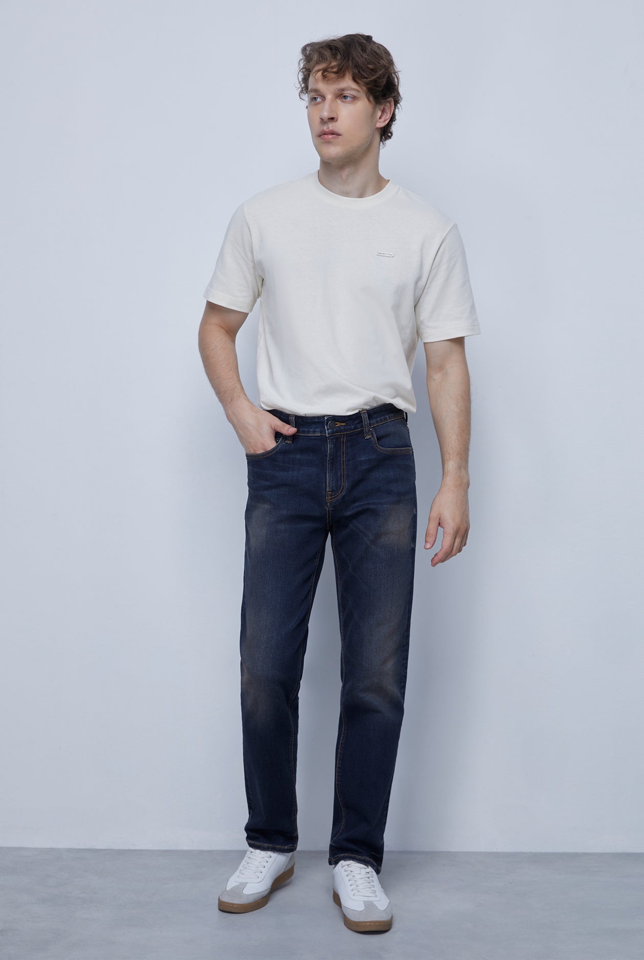 DARK BLUE WASH SLIM FIT JEANS