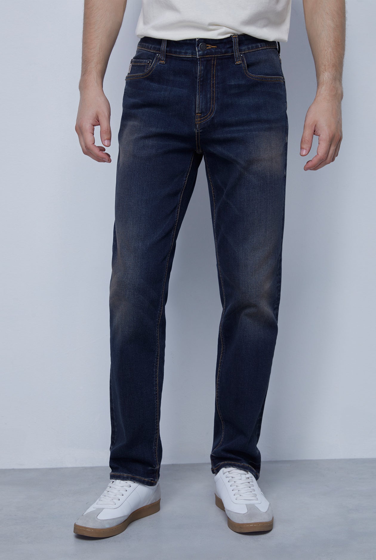 DARK BLUE WASH SLIM FIT JEANS