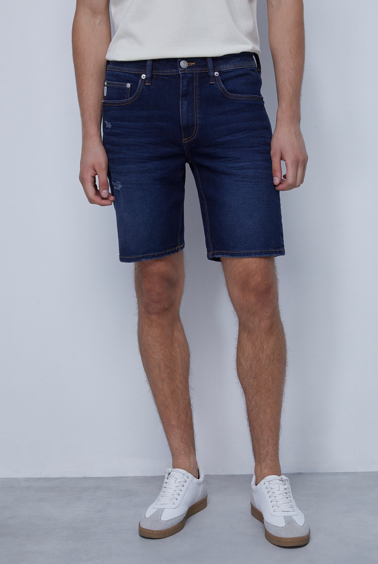 MEDIUM BLUE WASH SLIM DENIM SHORTS