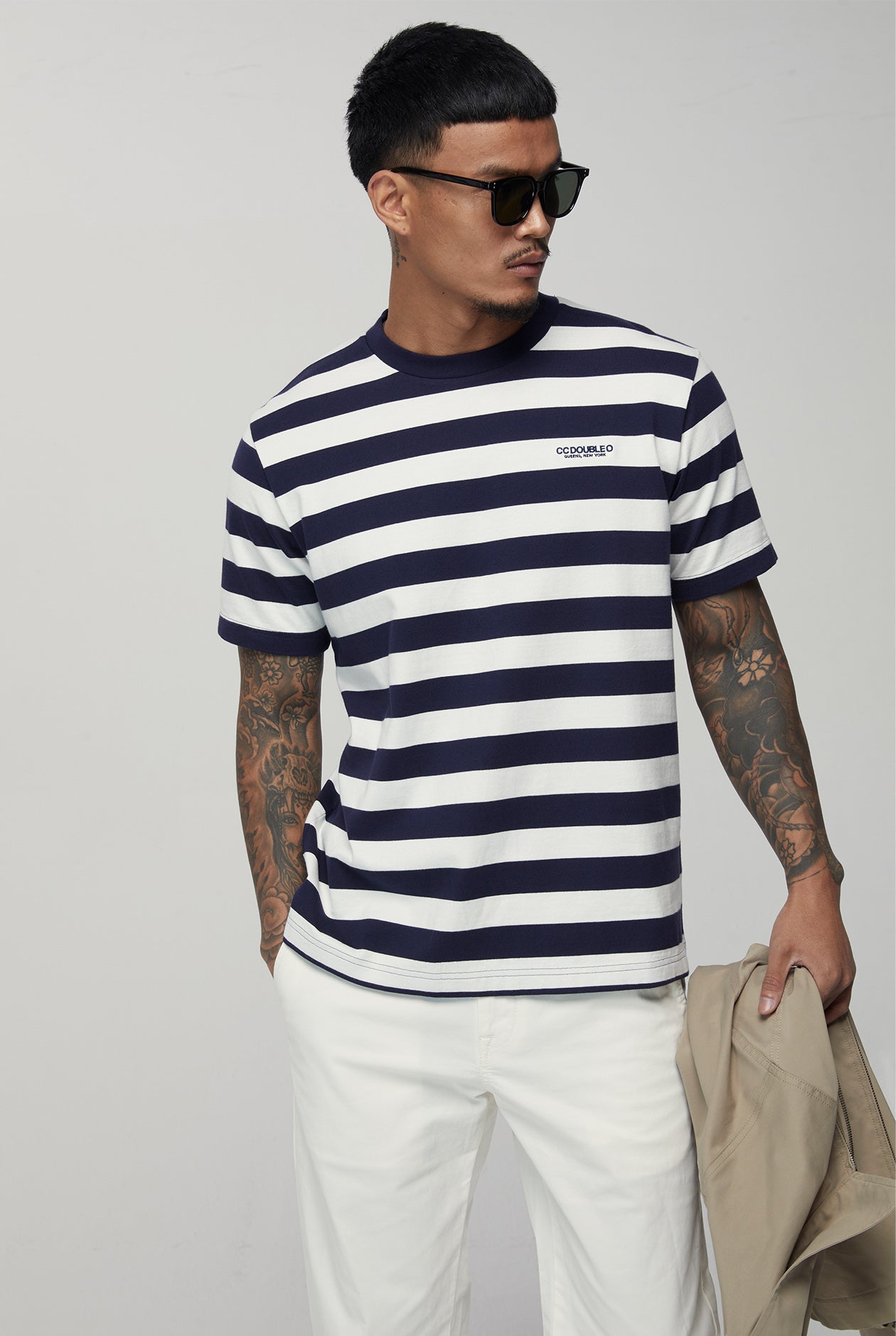 NARROW STRIPED LOGO TEE