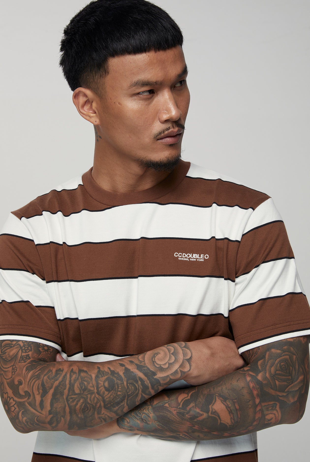 WIDE STRIPED LOGO TEE