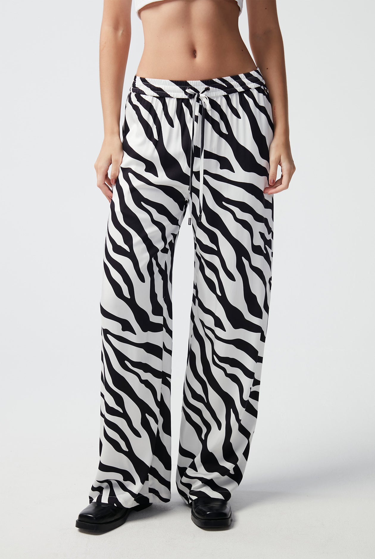 ZEBRA PRINTED DRAWSTRING PANTS