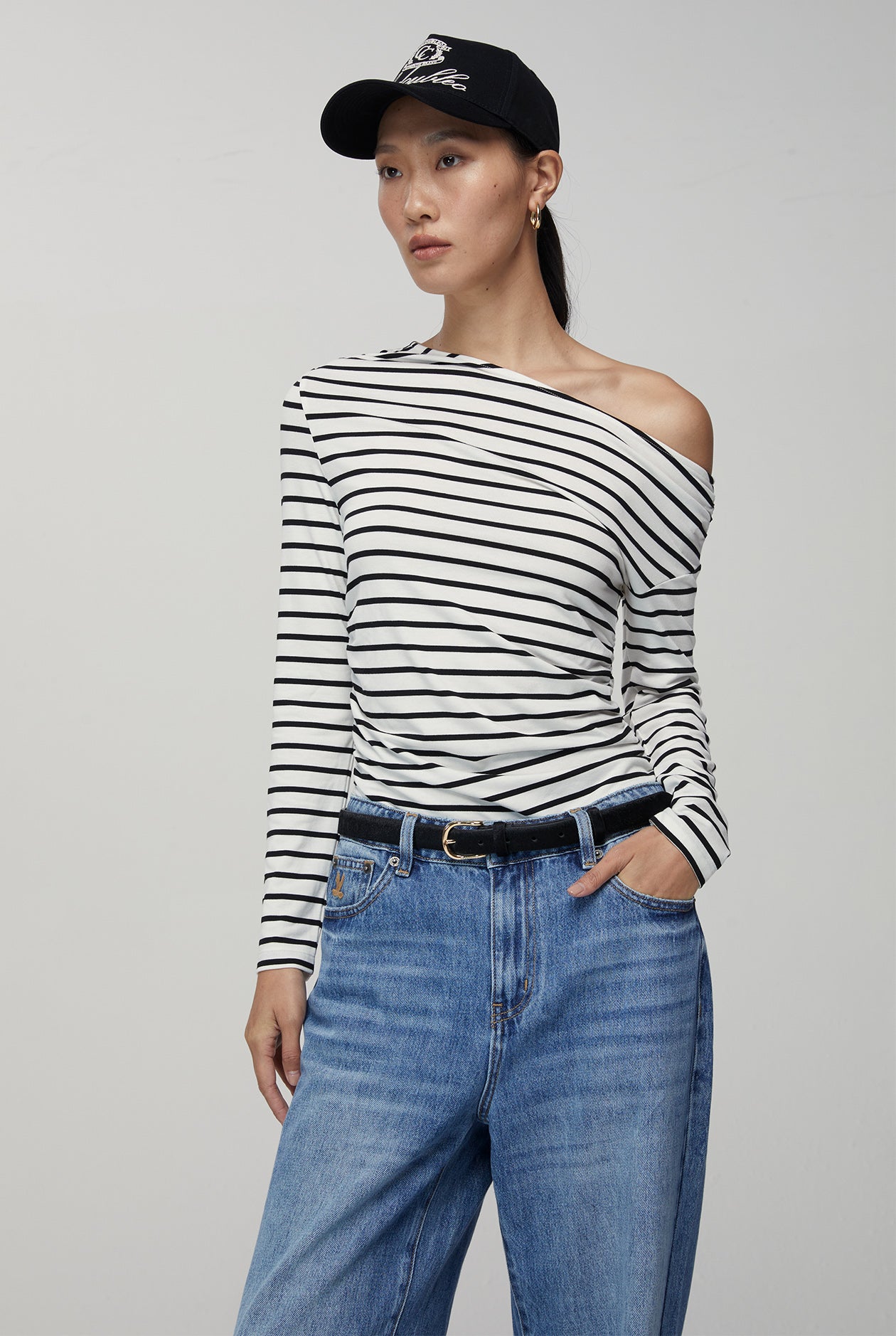 OFF-SHOULDER STRIPED TOP