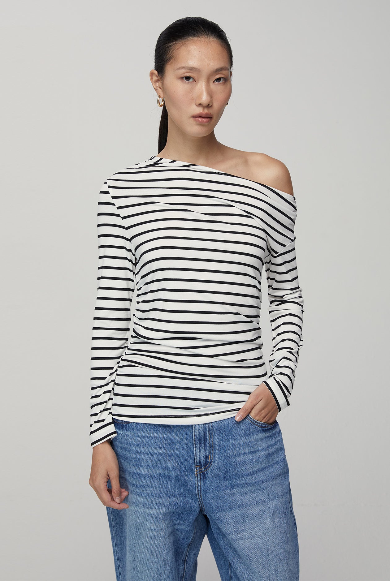 OFF-SHOULDER STRIPED TOP
