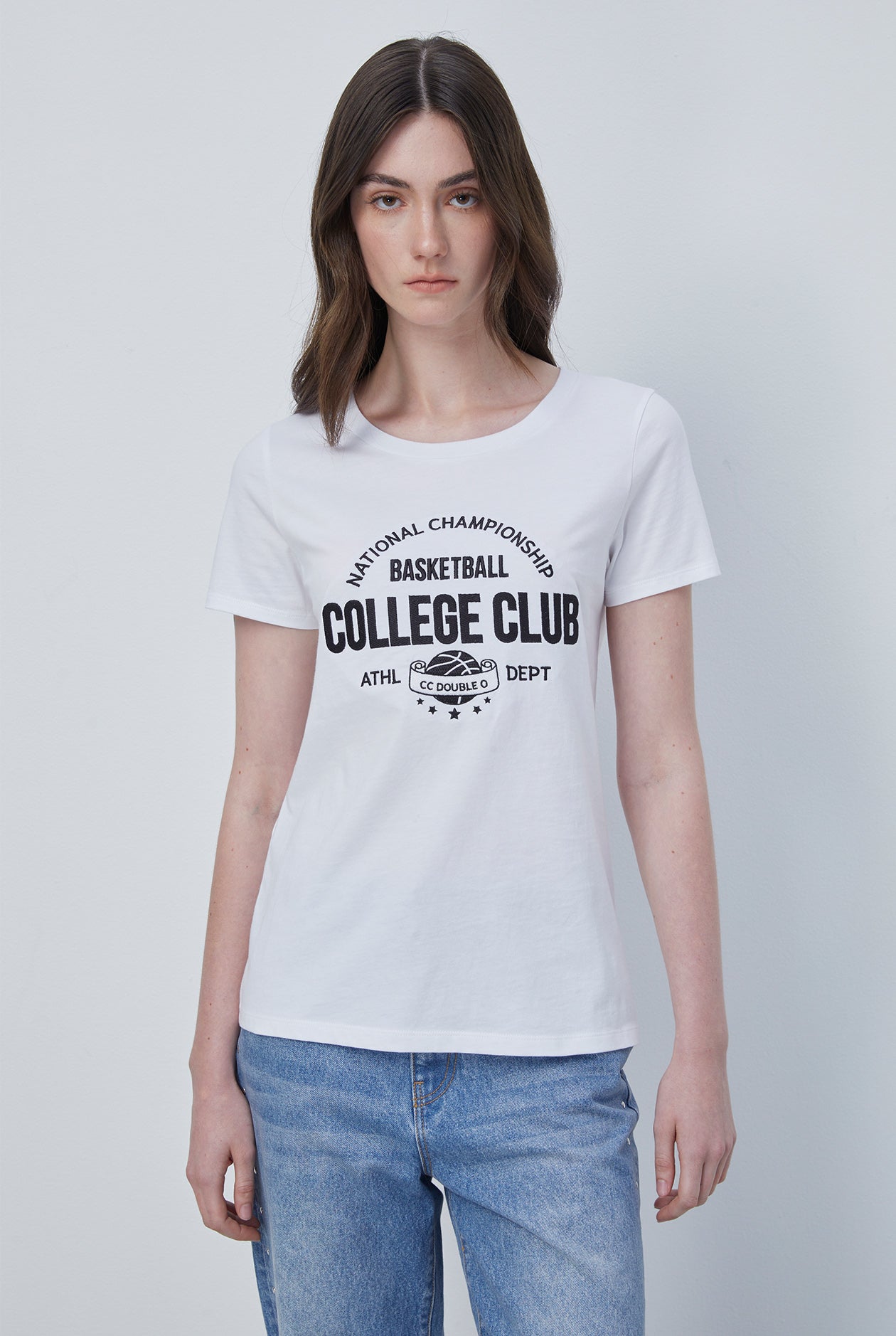 BASKETBALL COLLEGE CLUB  EMBROIDERED TEE