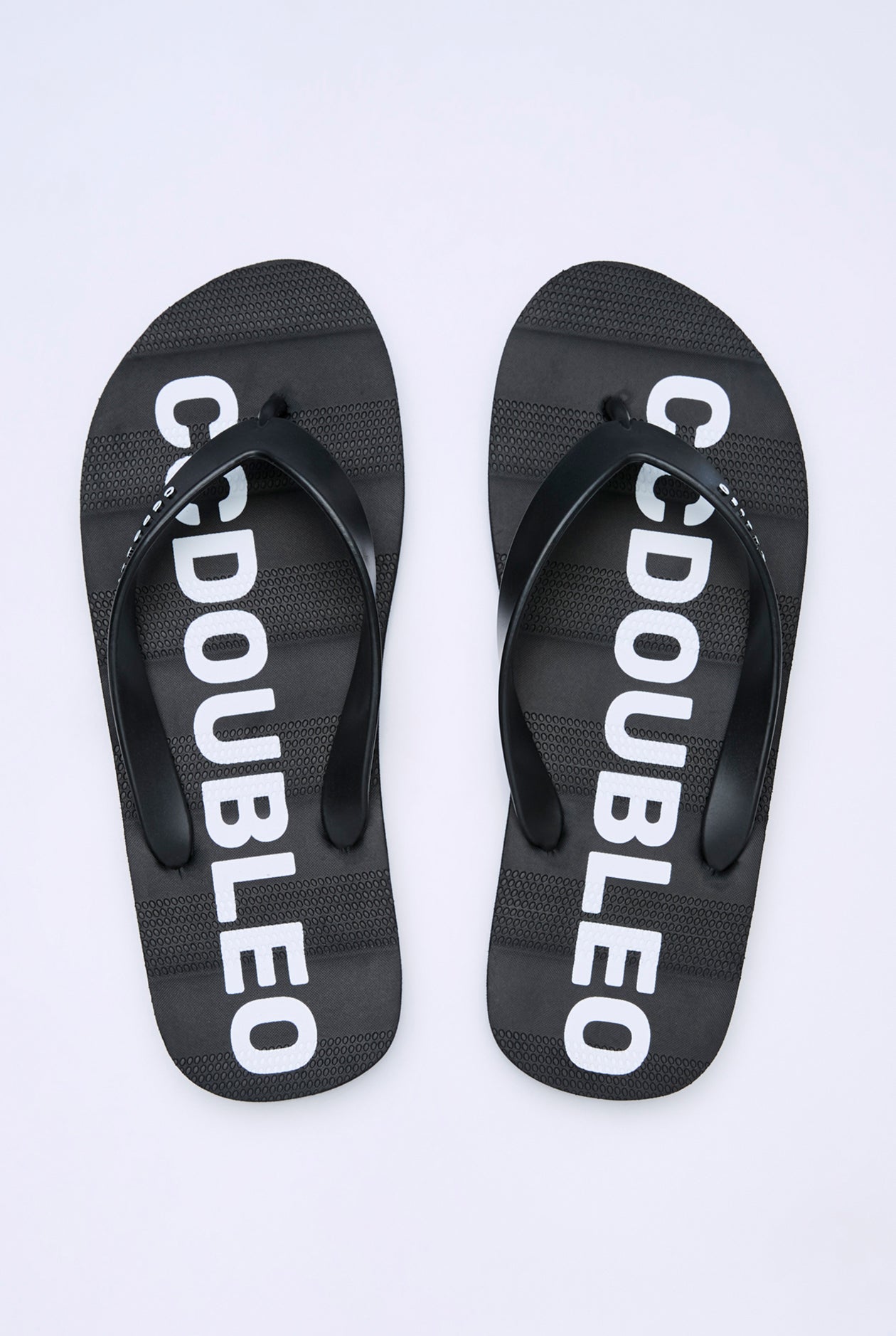 WHITE N WHITE CONTRAST LARGE LOGO FLIP FLOPS