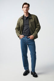 LIGHT WASH STRAIGHT FIT JEANS