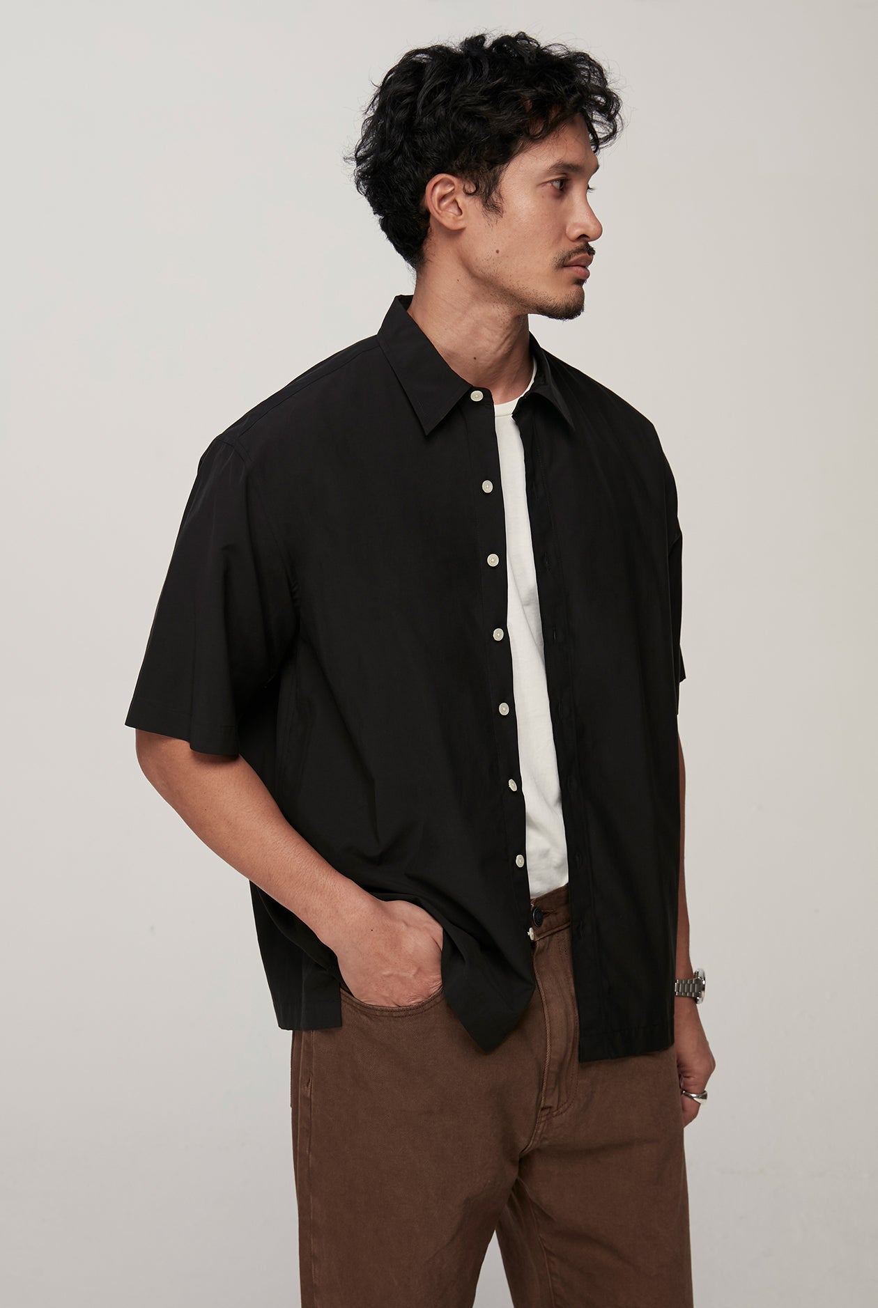 RELAXED BLACK SHORT SLEEVE SHIRT