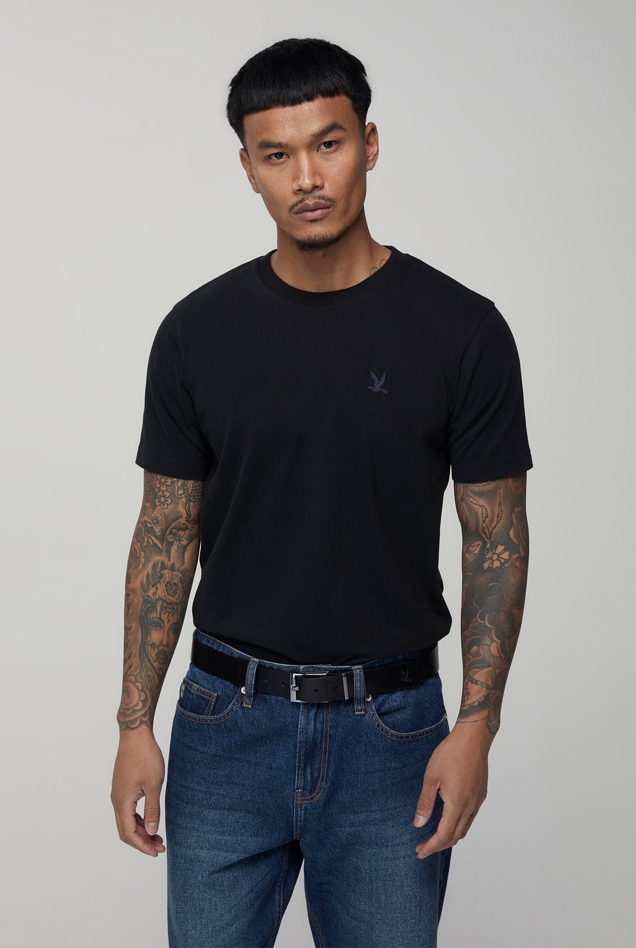 ON TONE BIRD LOGO SIGNATURE TEE