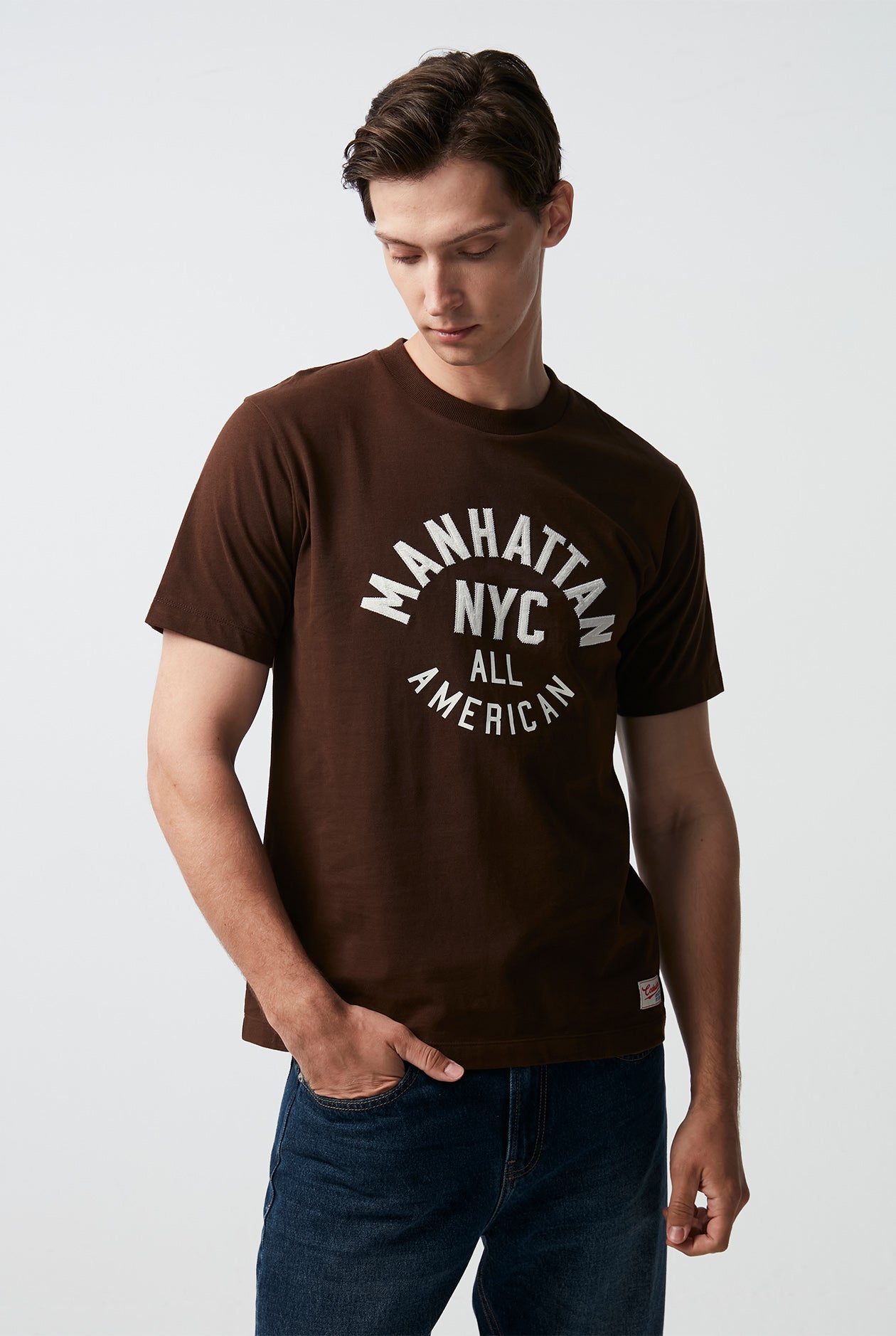 MANHATTAN NYC VELVET PATCH GRAPHIC TEE