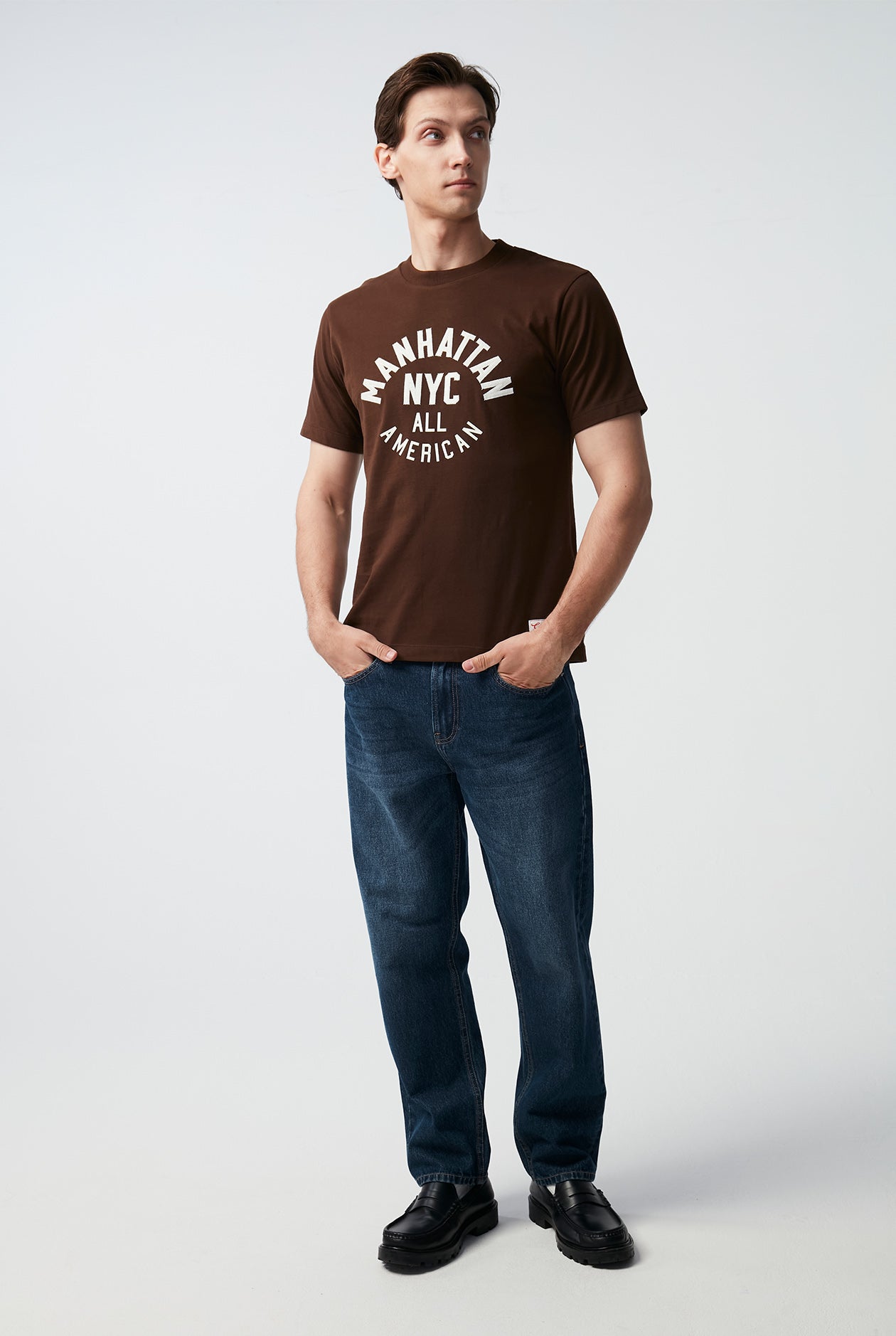 MANHATTAN NYC VELVET PATCH GRAPHIC TEE