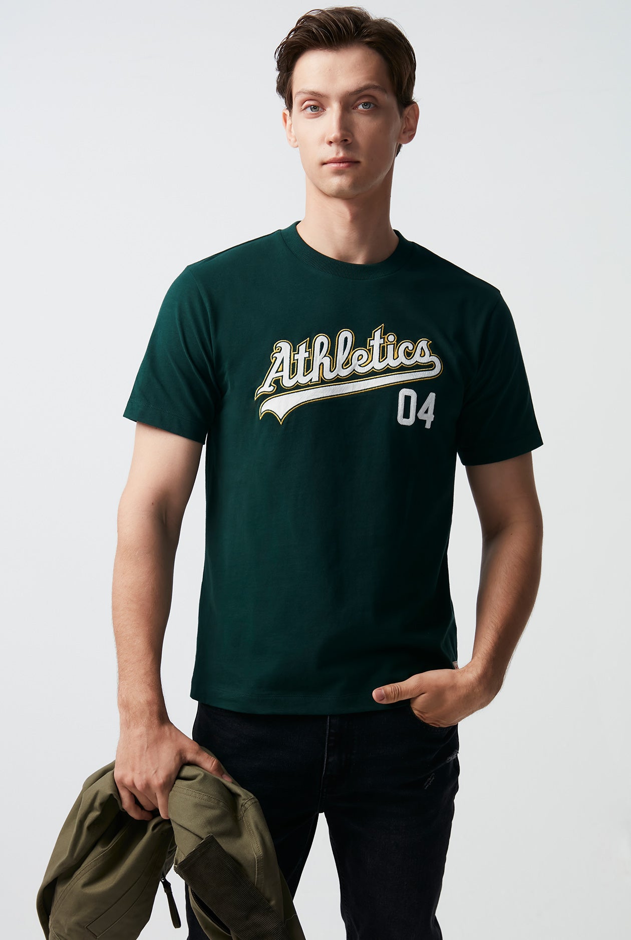 ATHLETICS VINTAGE VELVET PATCH GRAPHIC TEE
