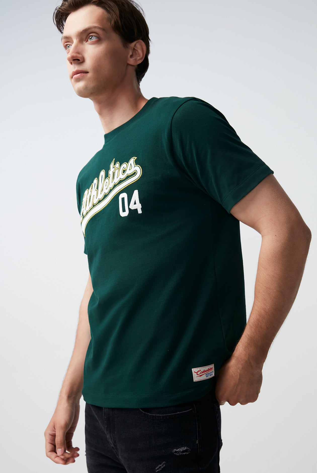 ATHLETICS VINTAGE VELVET PATCH GRAPHIC TEE