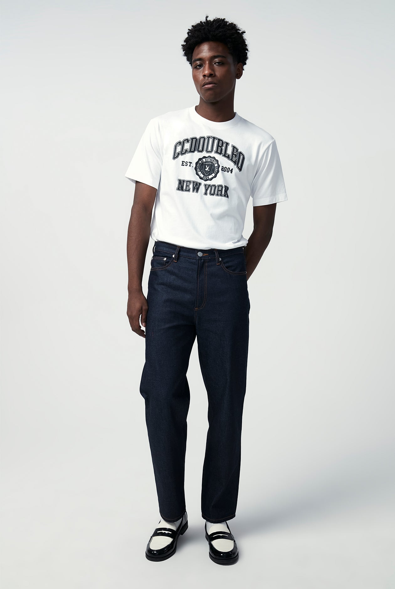 COLLEGE LOGO PRINTED GRAPHIC TEE