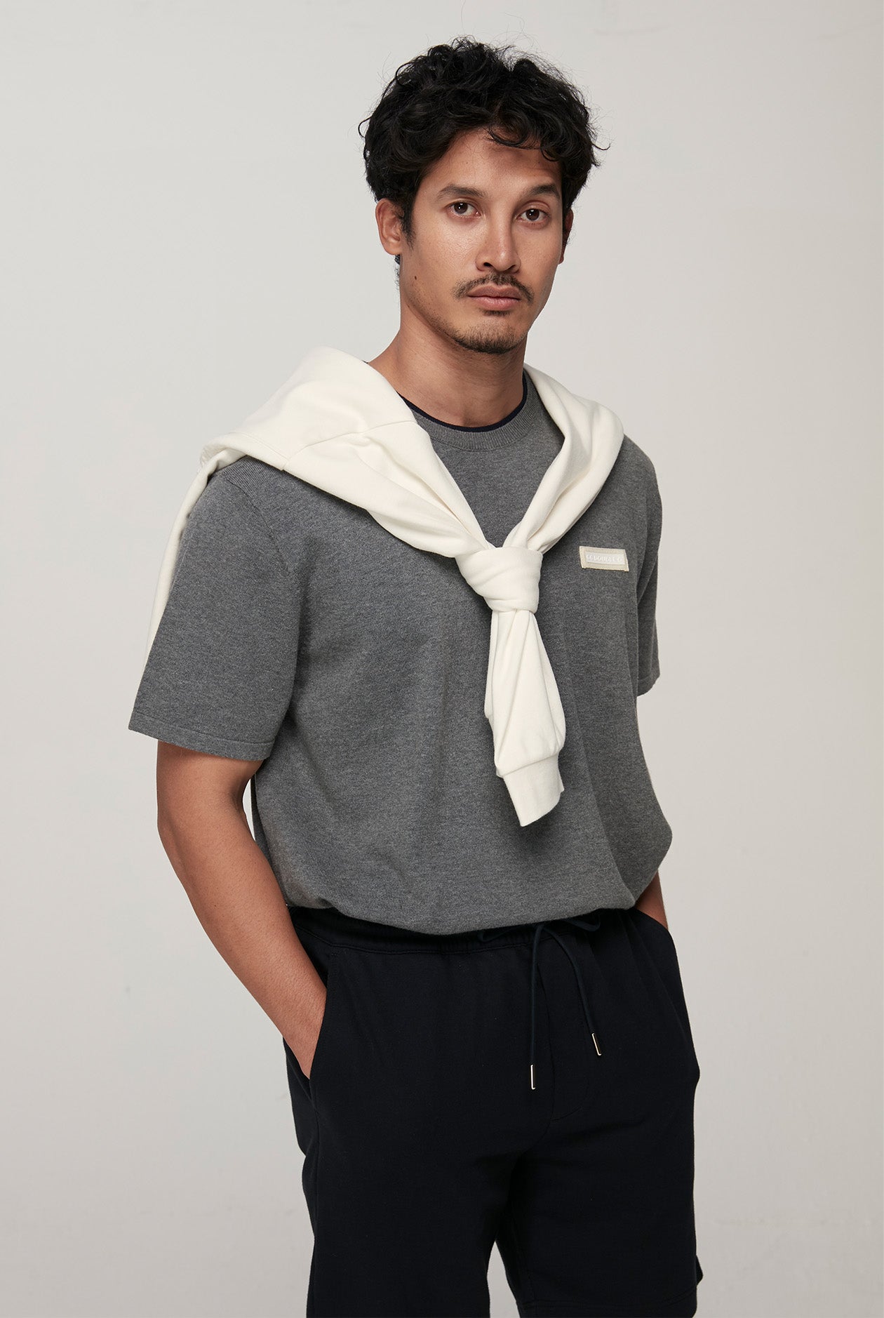 BASIC RELAXED KNITTED TEE