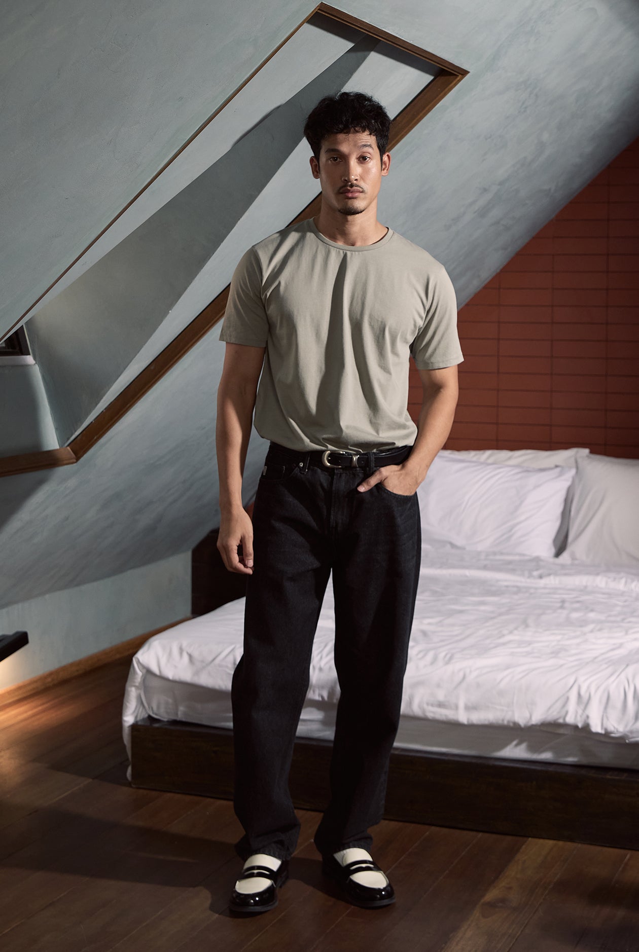 MINIMAL LIGHT SLIM FIT TEE