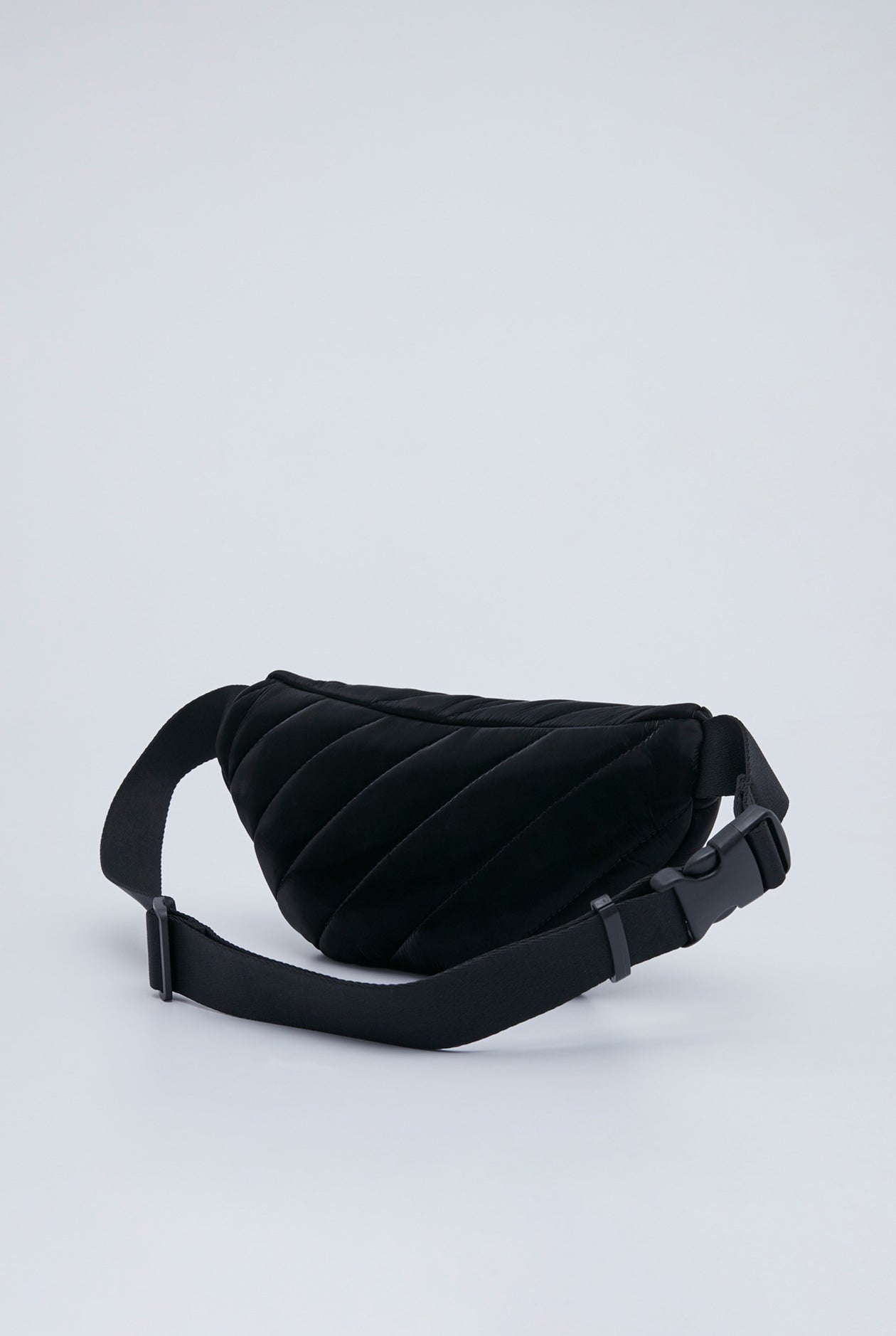 QUILTED NYLON BELT BAG