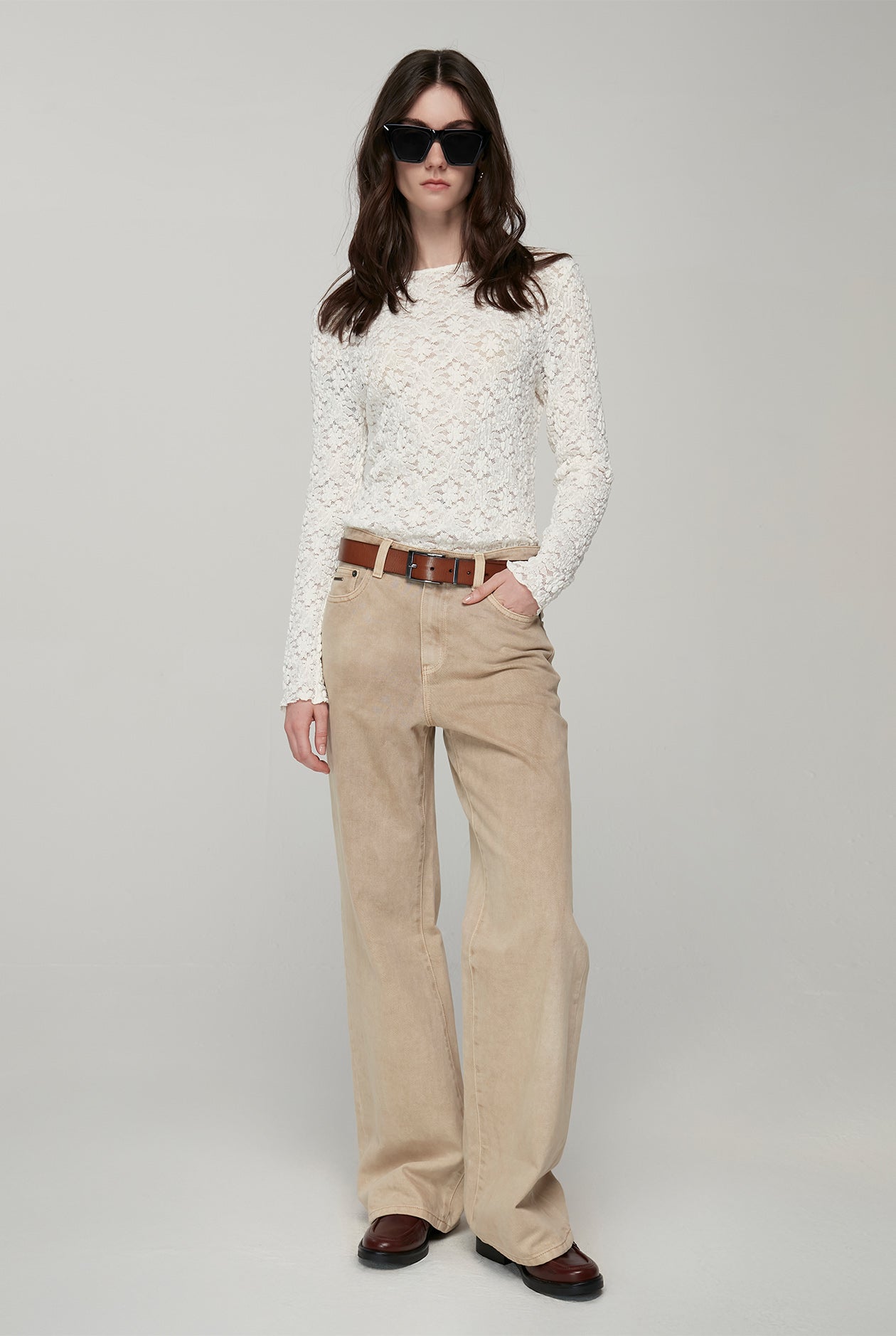 LOW-RISE BAGGY TROUSERS