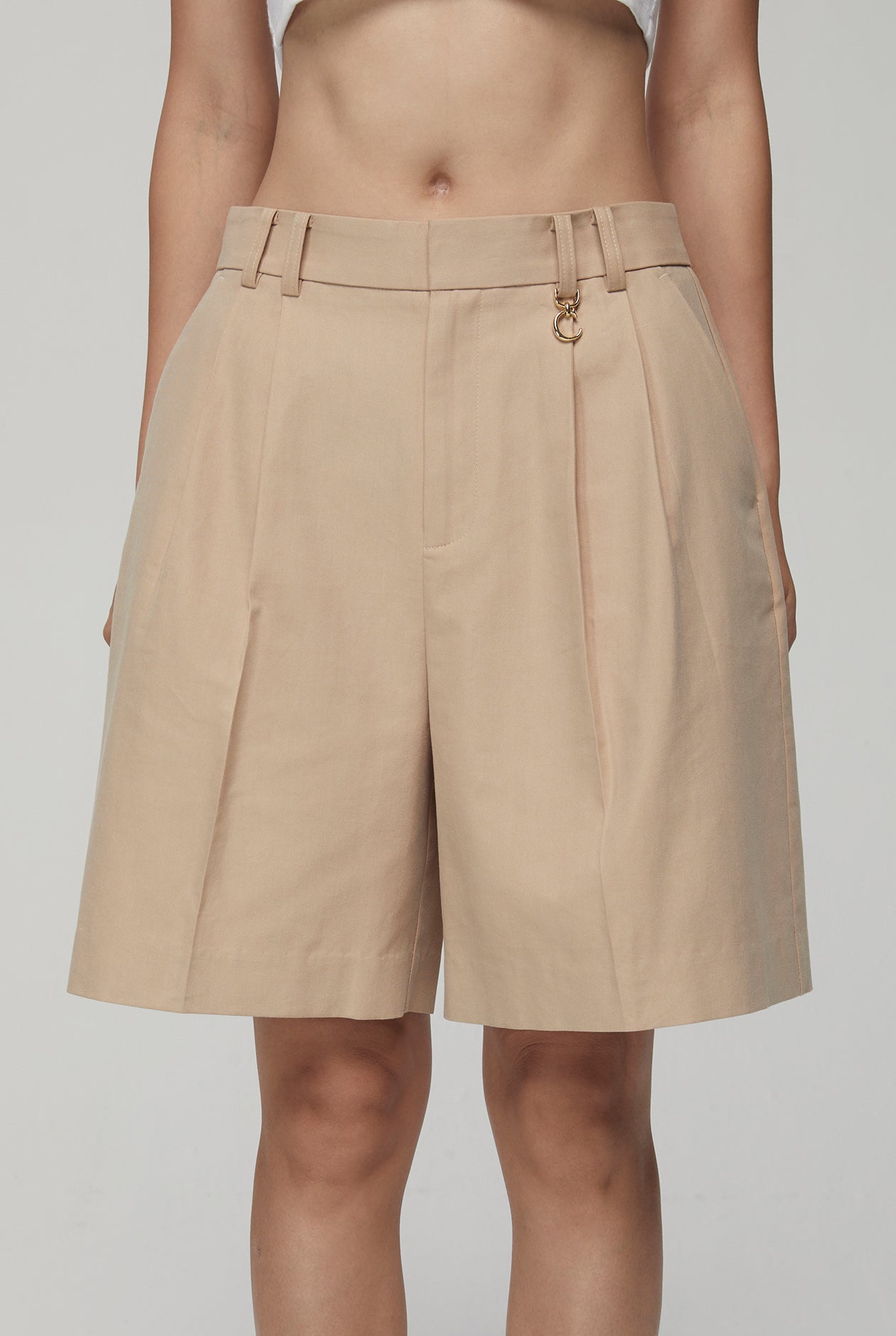 BERMUDA SHORT WITH CHARMING