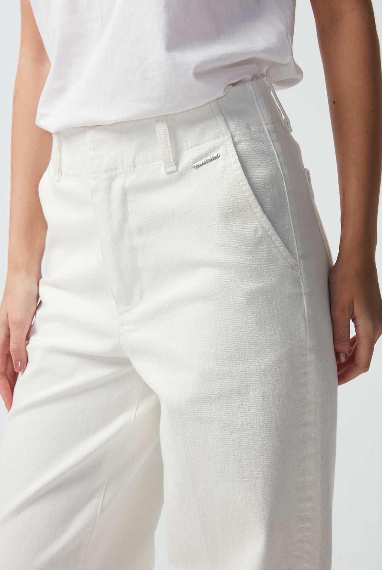 WHITE DENIM PANTS