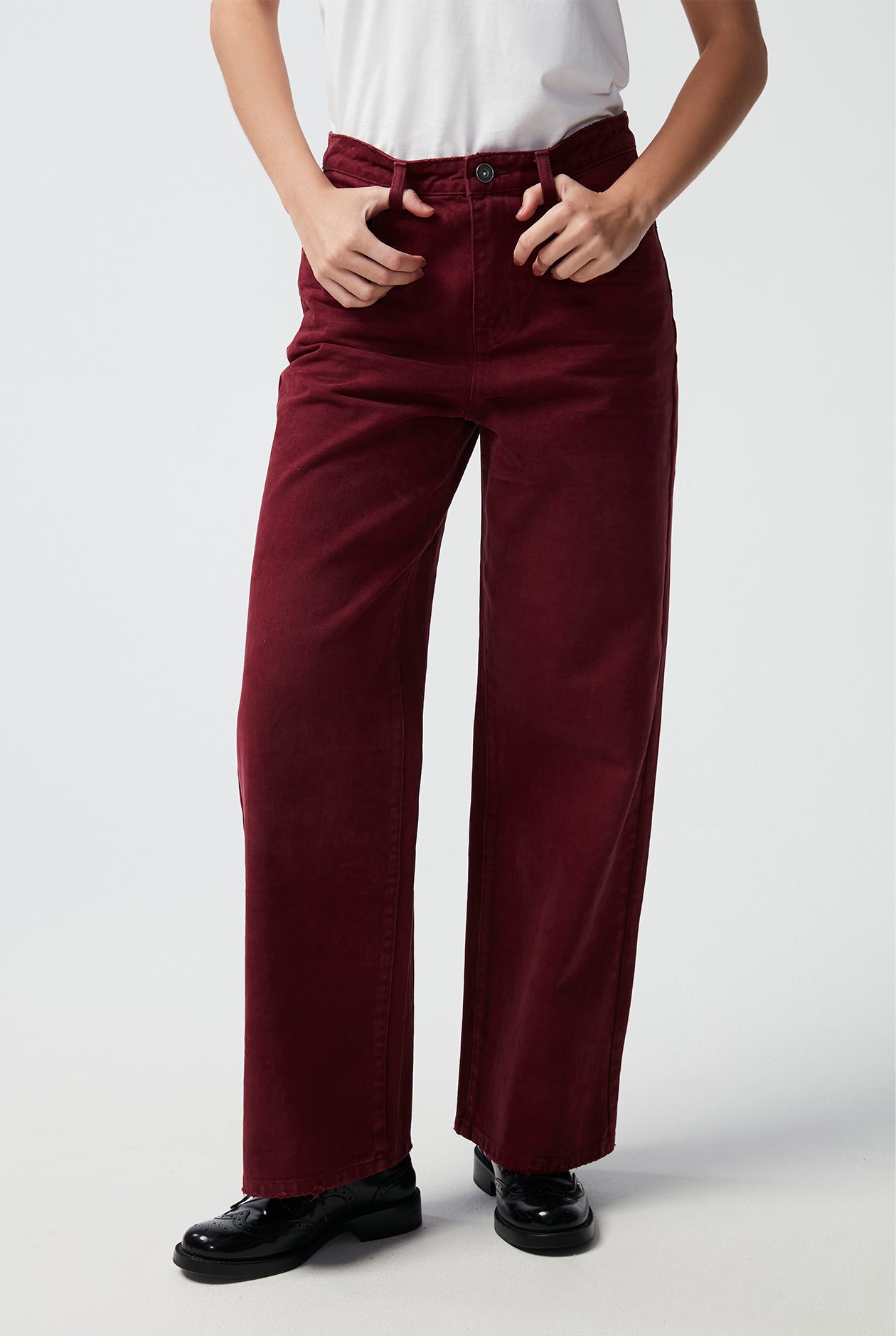 CHERRY RED BAGGY JEANS