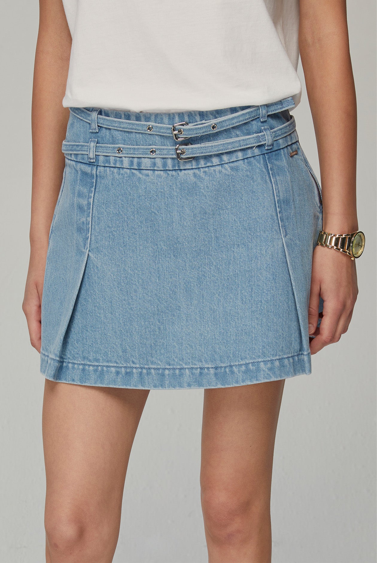 CLASSIC SLIM FIT JEANS