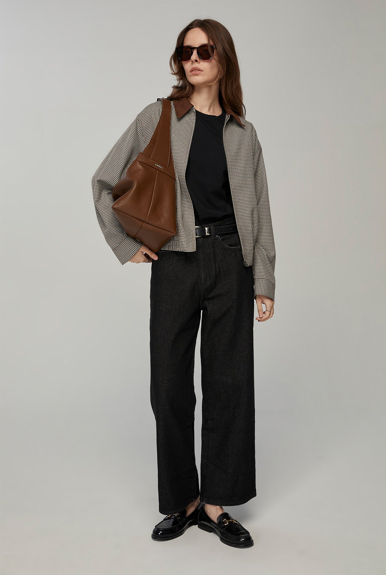 MID-RISE STRAIGHT LEG JEANS