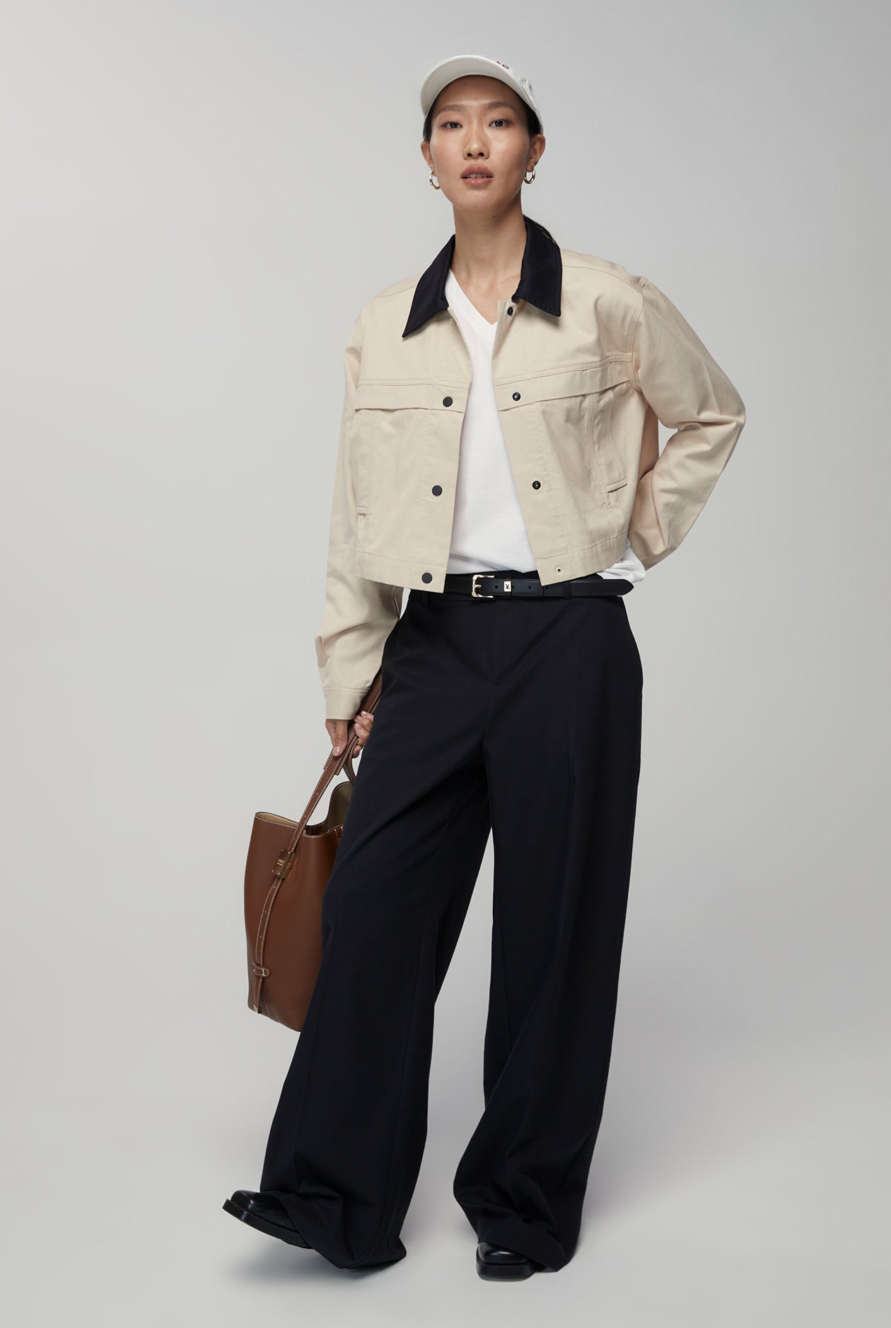 CONTRAST COLLAR CROPPED JACKET