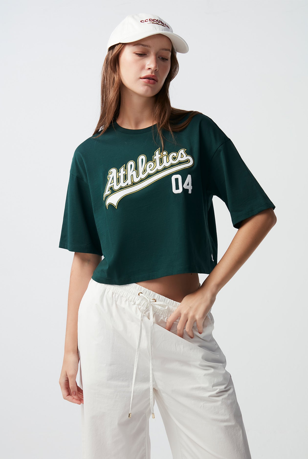 ATHLETICS GRAPHIC CROPPED TEE