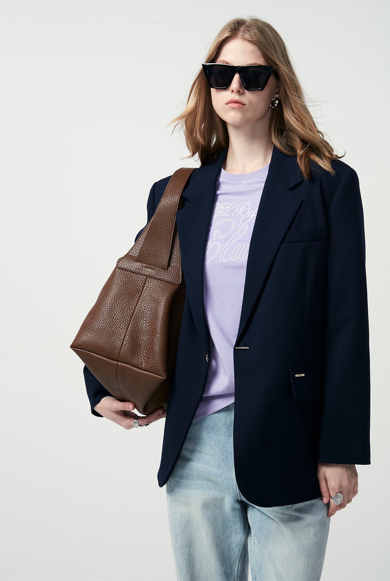 CONTEMPORARY LOGO GRAPHIC TEE