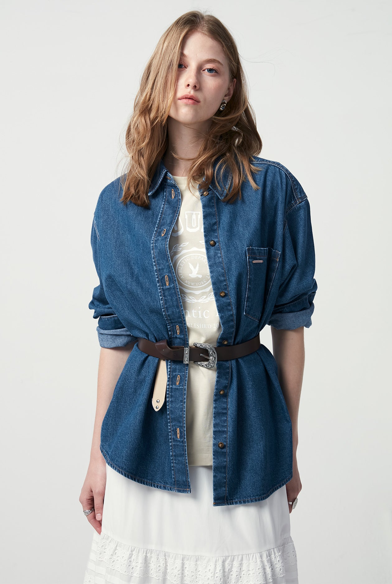 MINIMAL LOGO GRAPHIC TEE