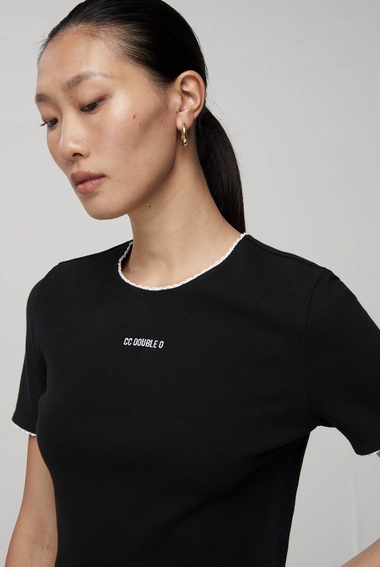 LACE TRIM RIBBED TEE