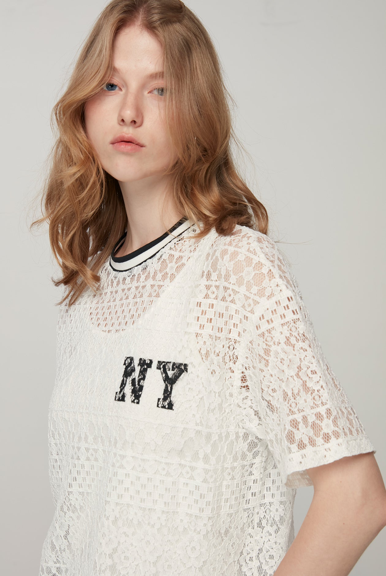 SHORT SLEEVE CROCHET TEE