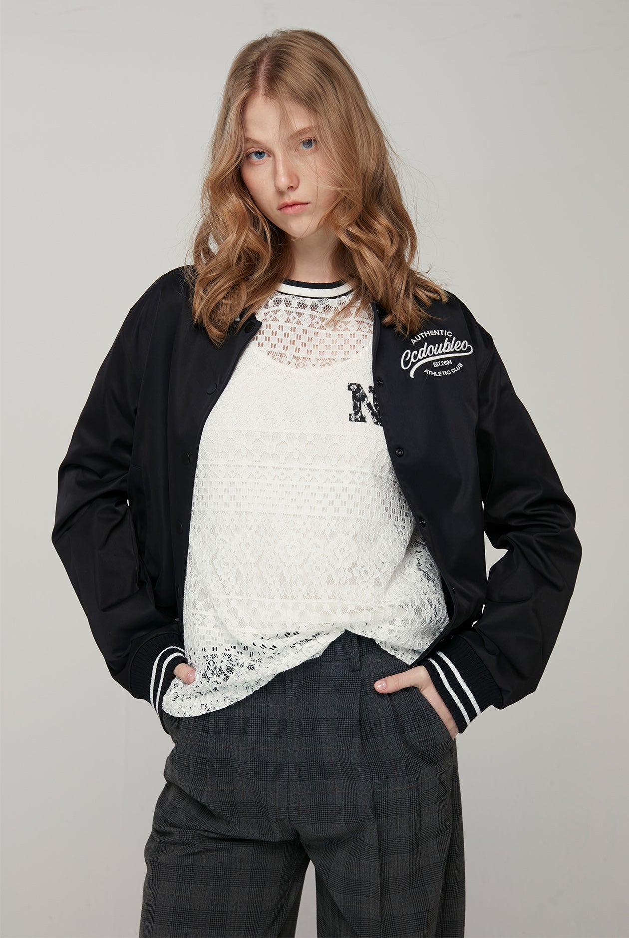 SHORT SLEEVE CROCHET TEE