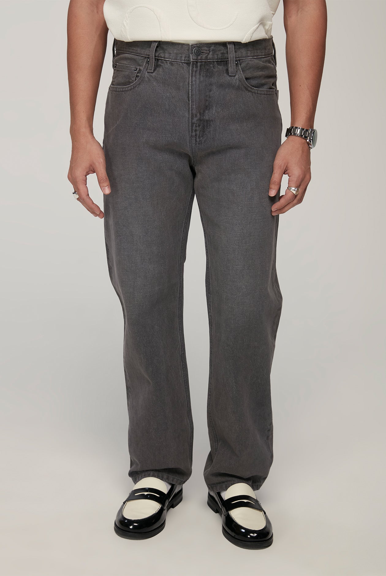 GREY WASH STRAIGHT FIT DENIM