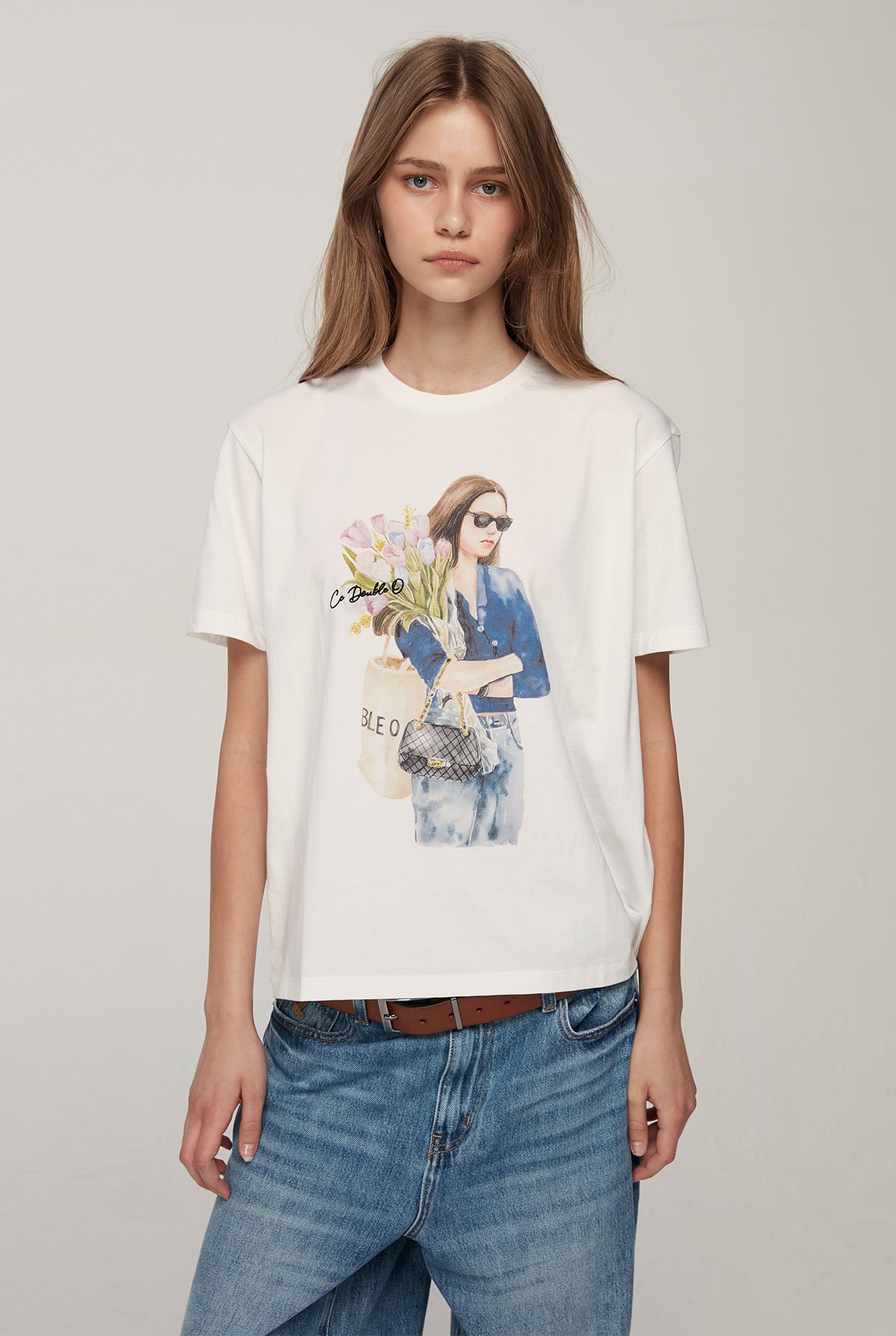 WOMAN & FLOWERS GRAPHIC TEE