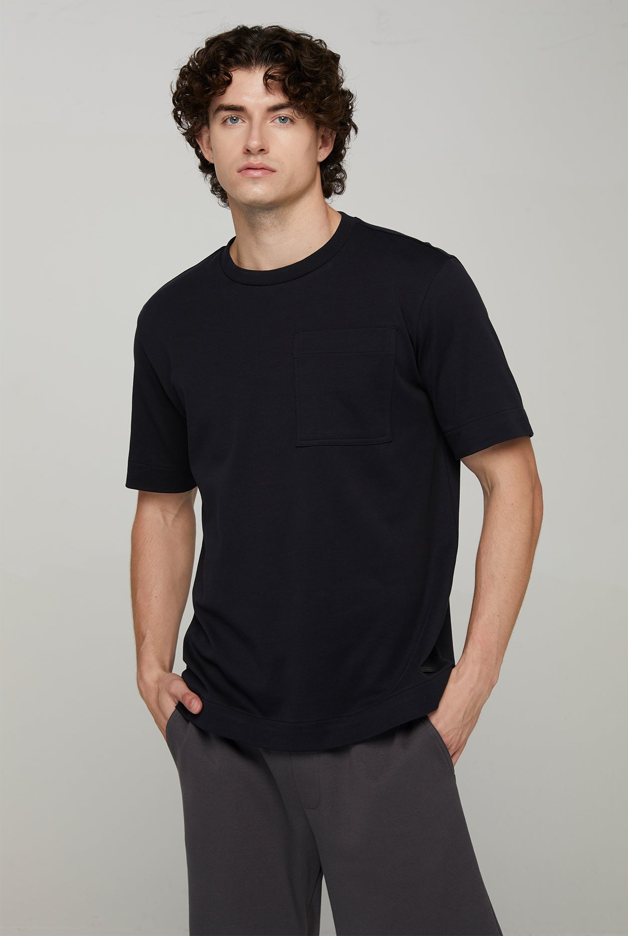 RELAXED POCKET TEE