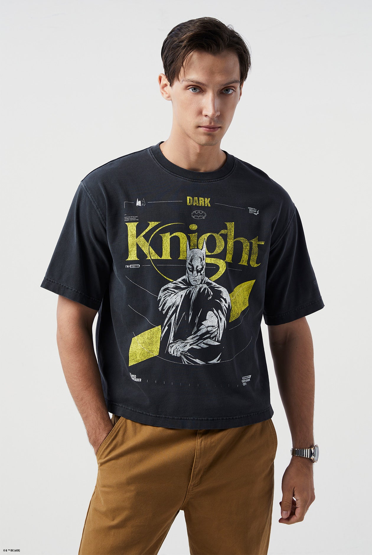 BATMAN DARK KNIGHT GRAPHIC TEE