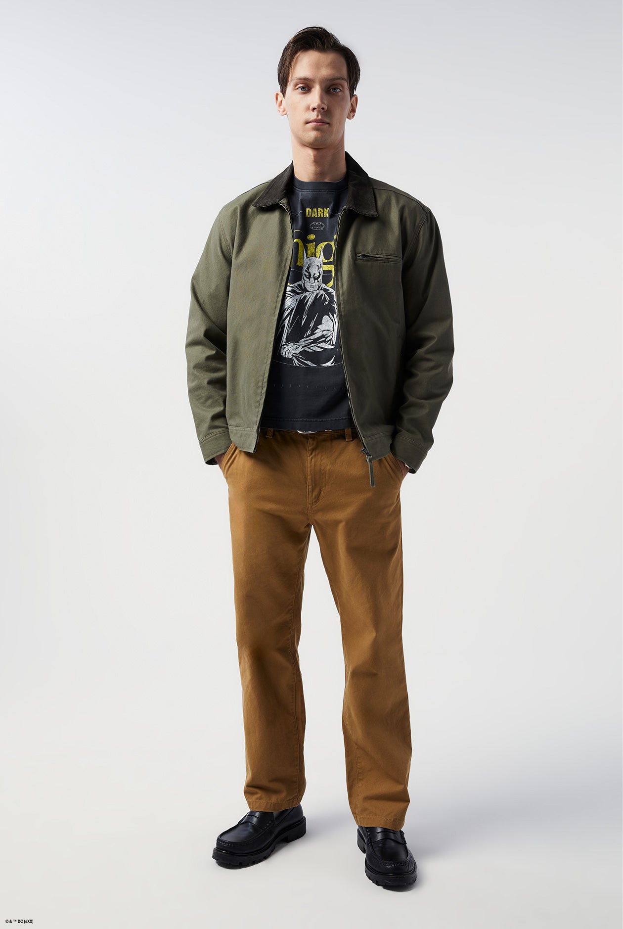 BATMAN DARK KNIGHT GRAPHIC TEE