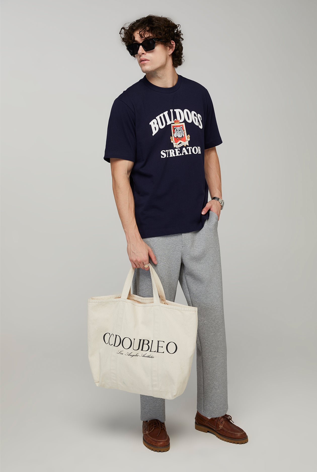 BULLDOGS GRAPHIC TEE