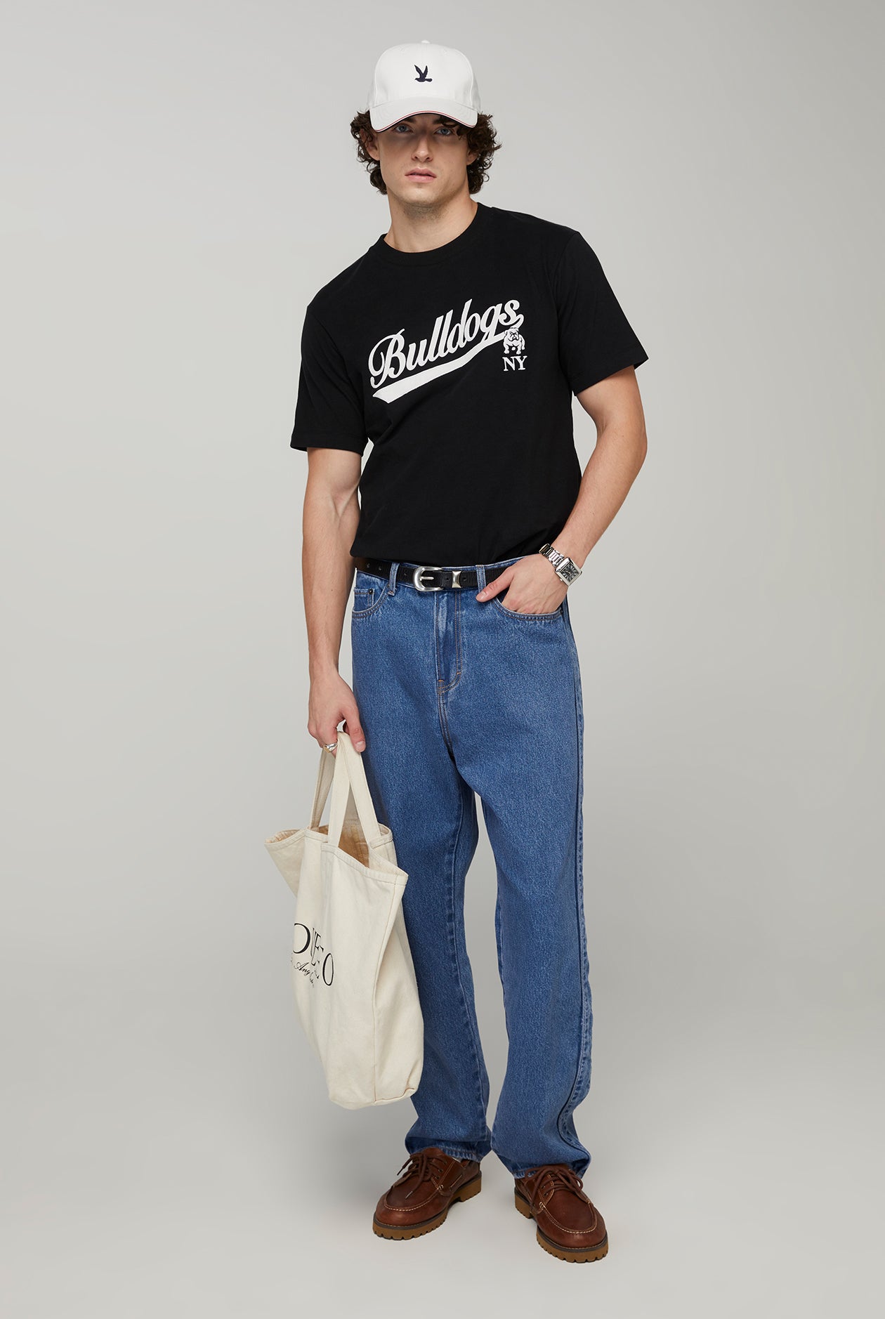 BULLDOGS SCRIPT GRAPHIC TEE