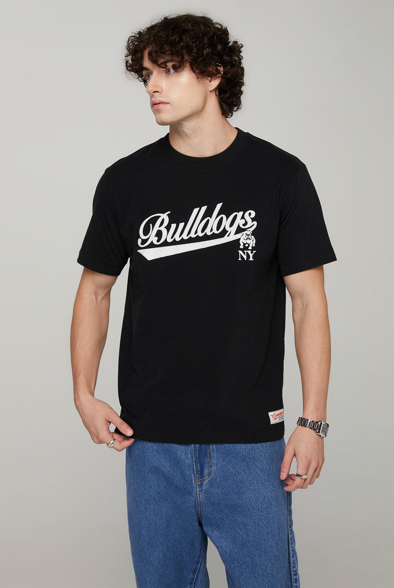 BULLDOGS SCRIPT GRAPHIC TEE