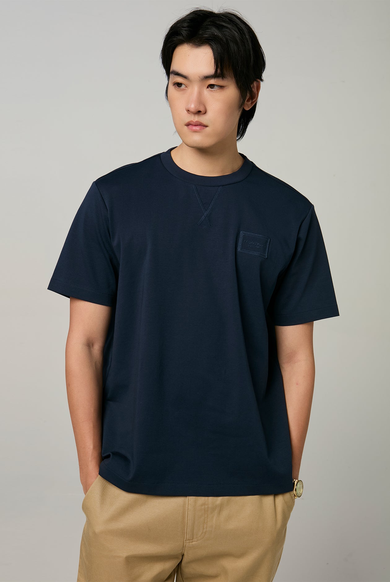 EEBRODERED SQUARE LOGO RELAXED TEE