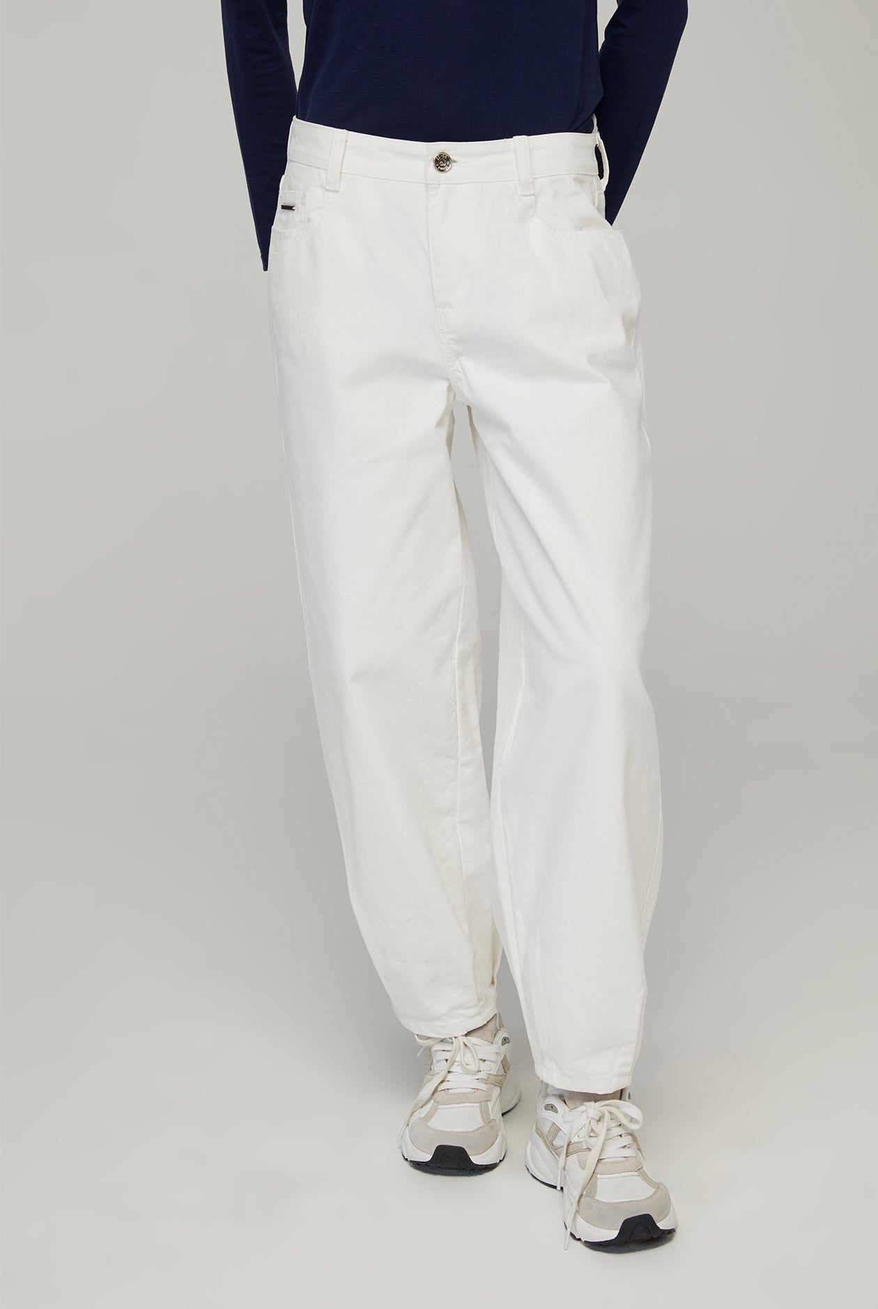WHITE TWILL BARREL PANTS