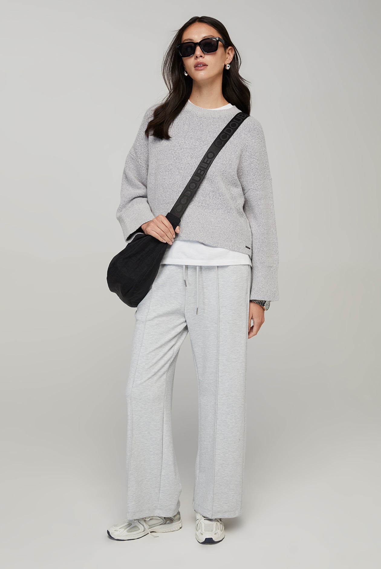 OVERSIZED FIT SWEATER