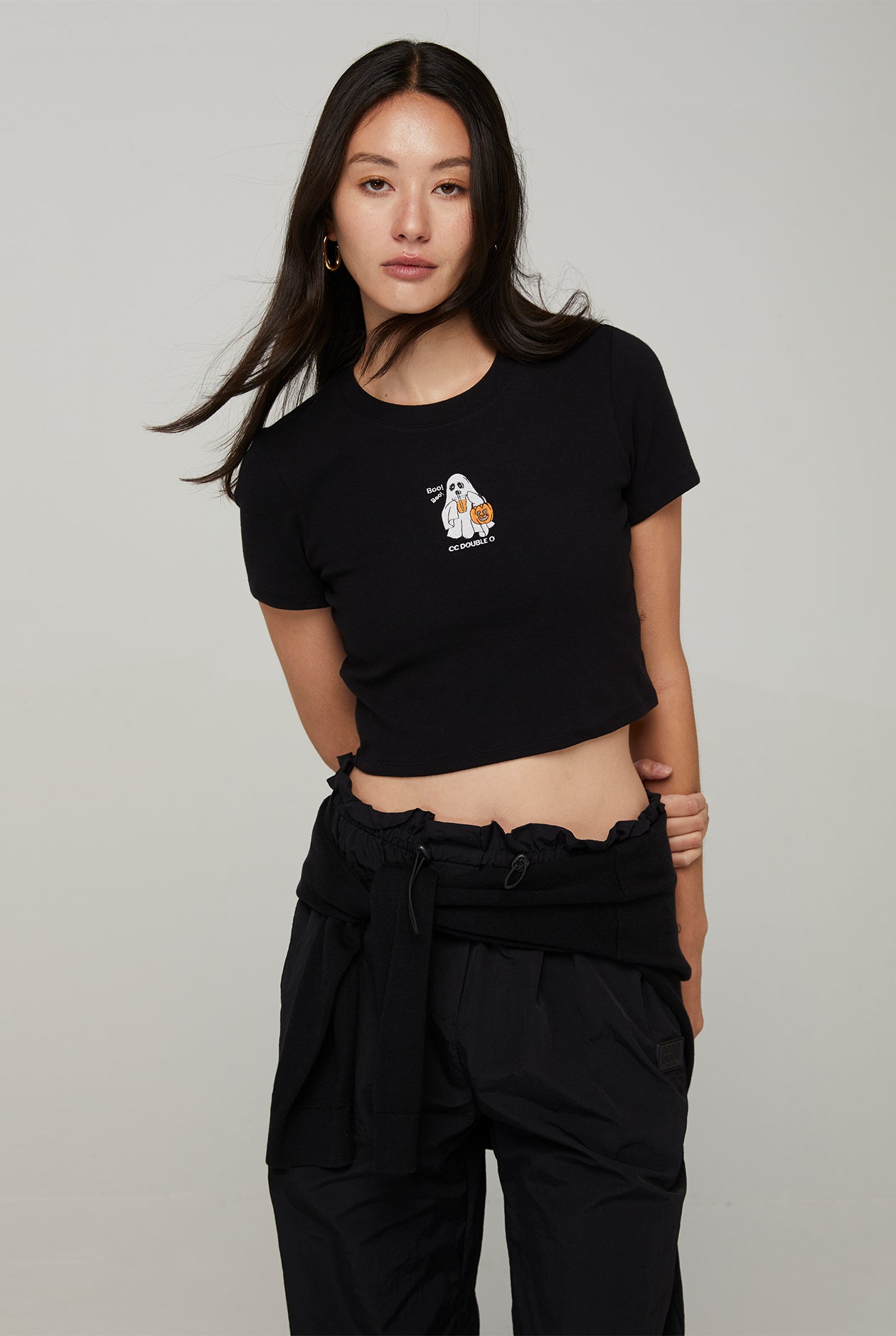 GHOST GRAPHIC CROPPED TEE