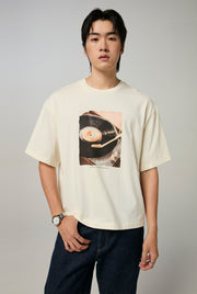 RETRO RECORD PLAYER GRAPHIC TEE